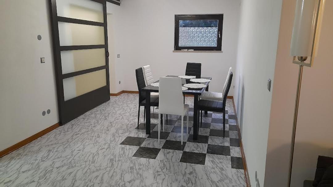 Apartmani Delas 2 Pjescana Uvala Kültér fotó