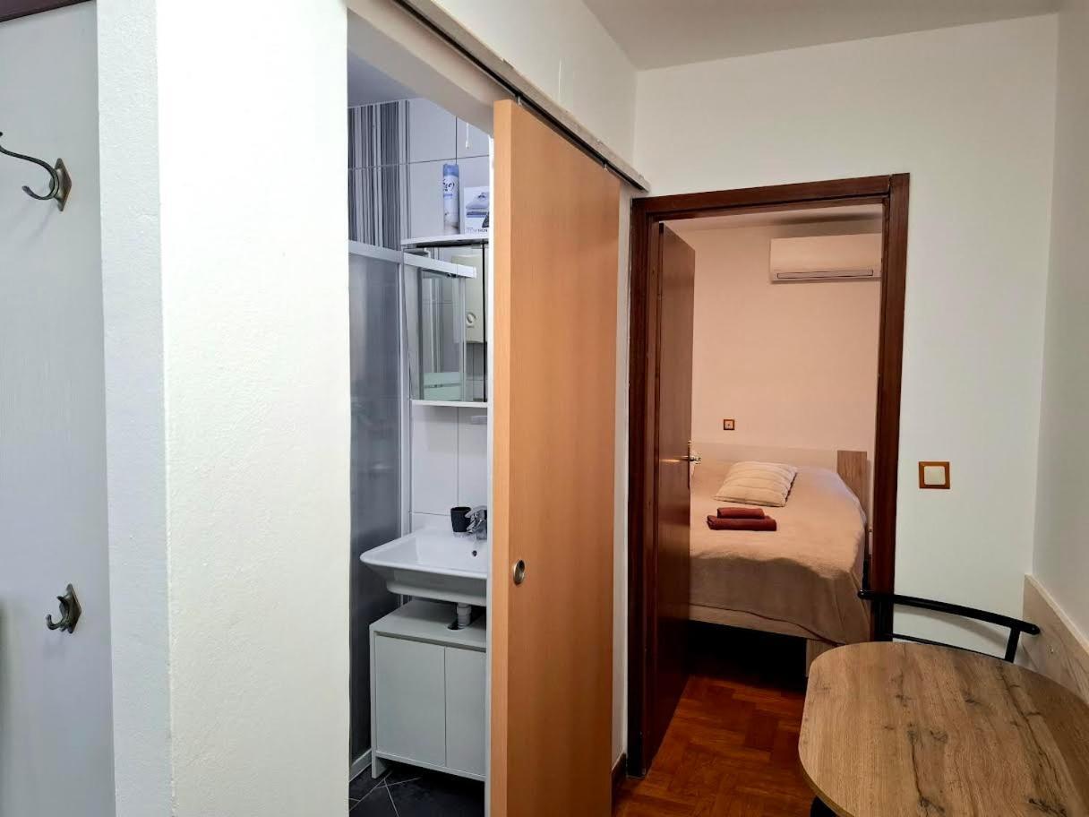 Apartmani Delas 2 Pjescana Uvala Kültér fotó