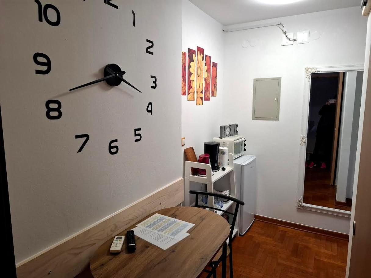 Apartmani Delas 2 Pjescana Uvala Kültér fotó