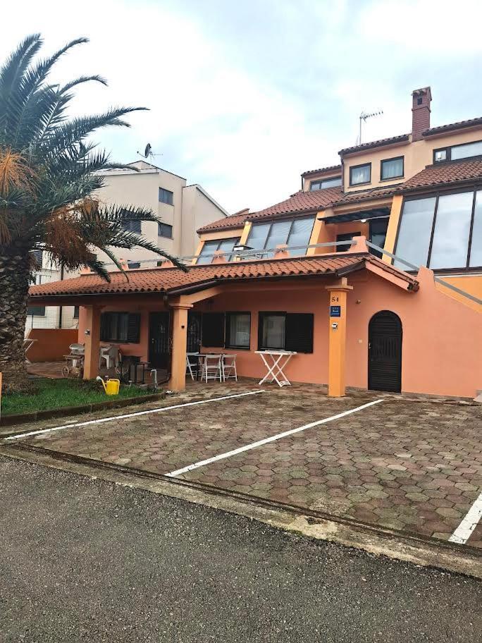 Apartmani Delas 2 Pjescana Uvala Kültér fotó